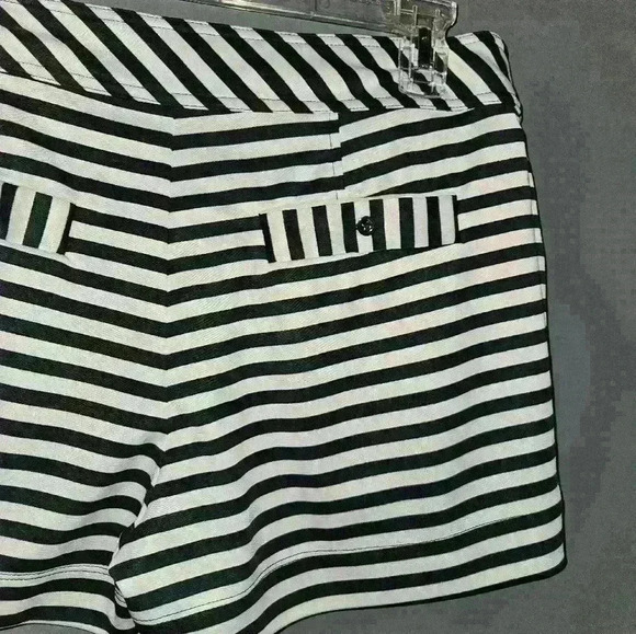 Gianni Bini Womans Shorts Size L - Picture 7 of 8